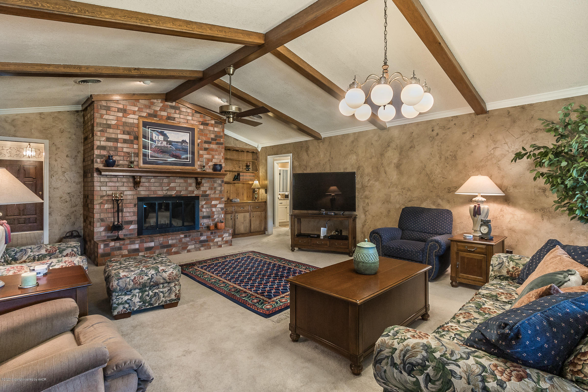 5105 Red Oak Drive Amarillo, TX 79110 - Photo 3 of 28 004_Living Room