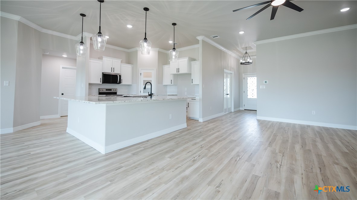 1404 Tahonta Drive Hewitt, TX 76643 - Photo 9 of 32