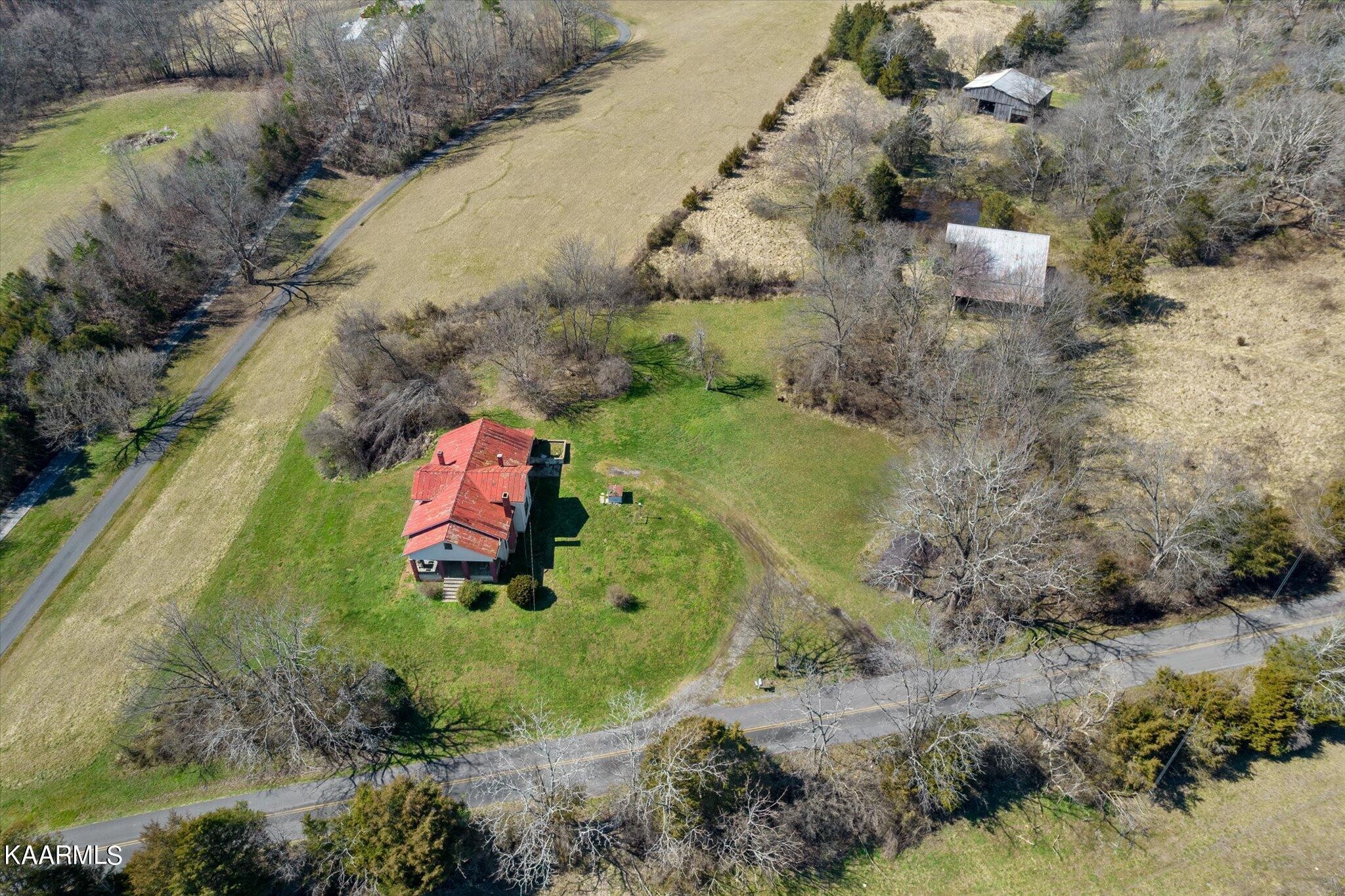 1363 Harold Patterson Road Dandridge, TN 37725 - Photo 11 of 12