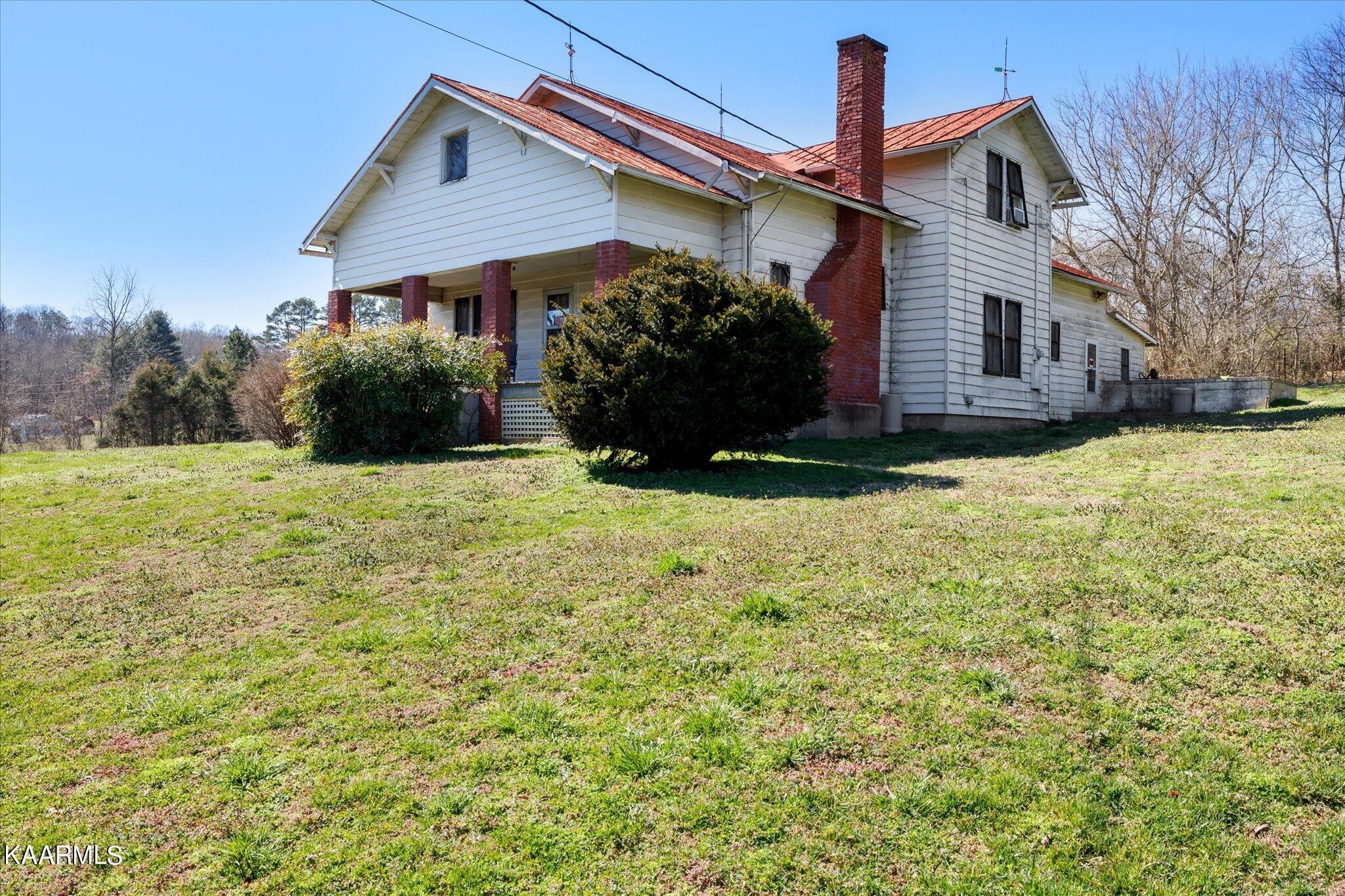 1363 Harold Patterson Road Dandridge, TN 37725 - Photo 2 of 12