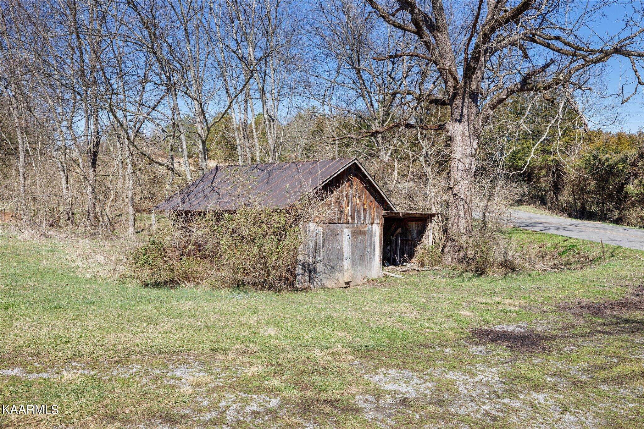 1363 Harold Patterson Road Dandridge, TN 37725 - Photo 6 of 12