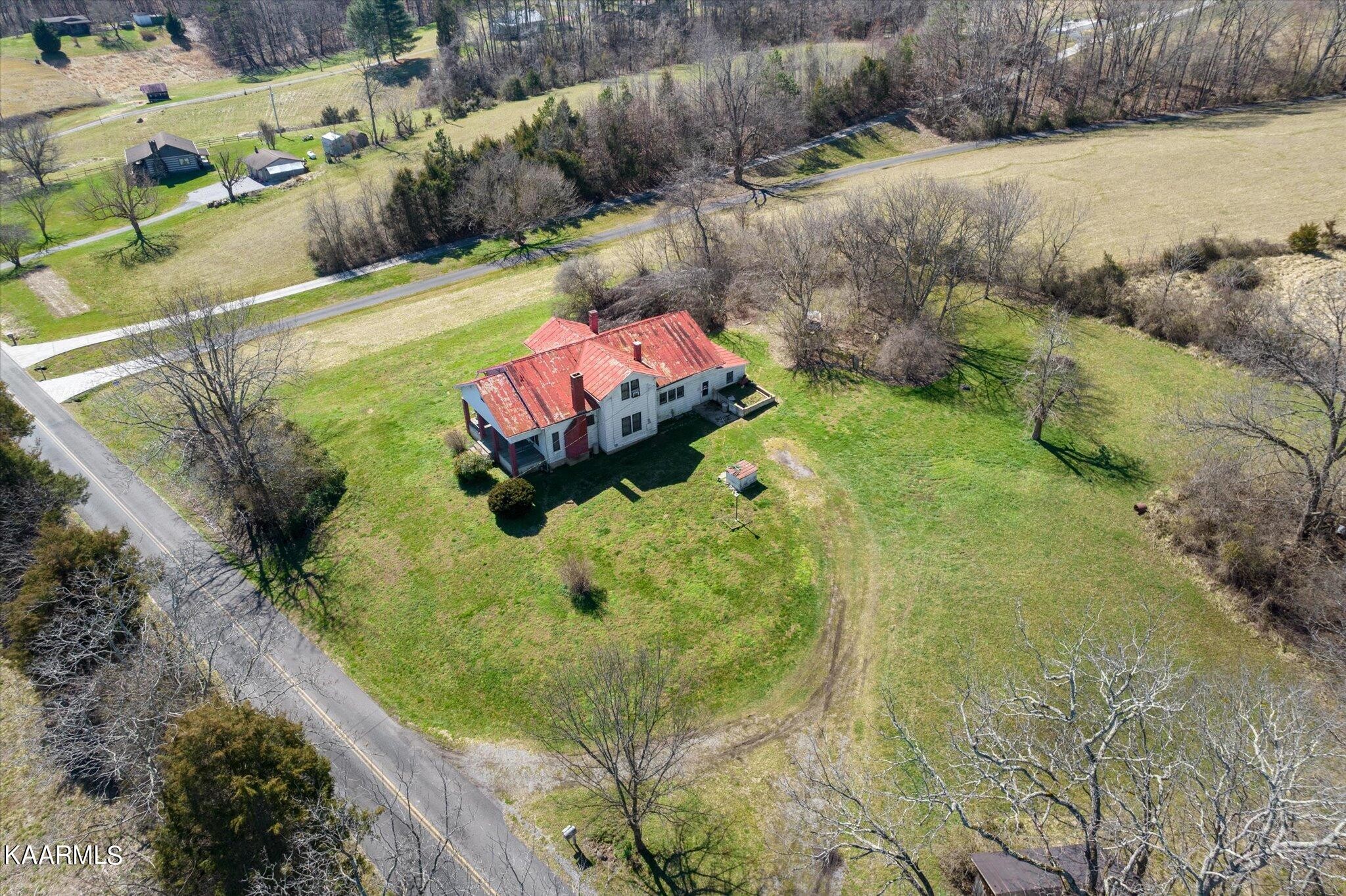 1363 Harold Patterson Road Dandridge, TN 37725 - Photo 9 of 12