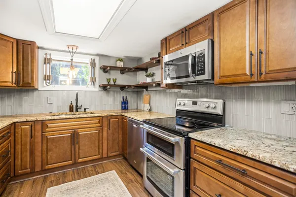 $2,000 | 21 Vaughns Gap Road, Unit 16, Nashville, TN 37205