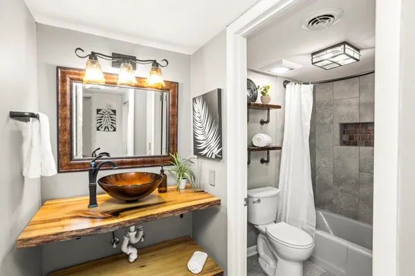 $2,000 | 21 Vaughns Gap Road, Unit 16, Nashville, TN 37205