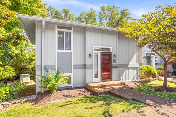 $2,000 | 21 Vaughns Gap Road, Unit 16, Nashville, TN 37205
