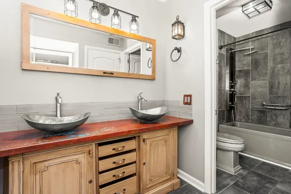 $2,000 | 21 Vaughns Gap Road, Unit 16, Nashville, TN 37205