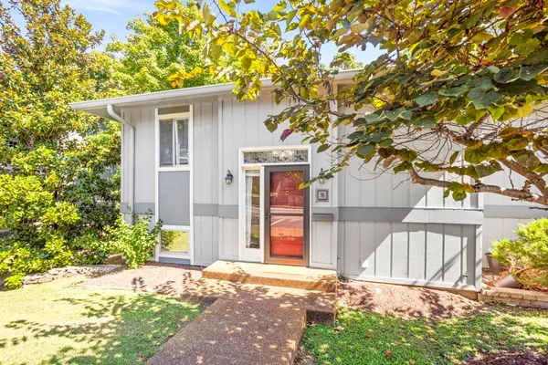 $2,000 | 21 Vaughns Gap Road, Unit 16, Nashville, TN 37205