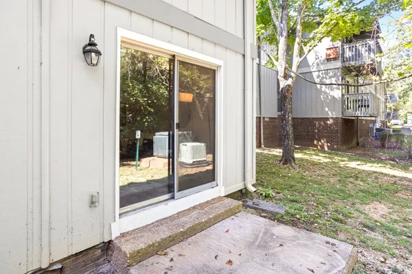 $2,000 | 21 Vaughns Gap Road, Unit 16, Nashville, TN 37205