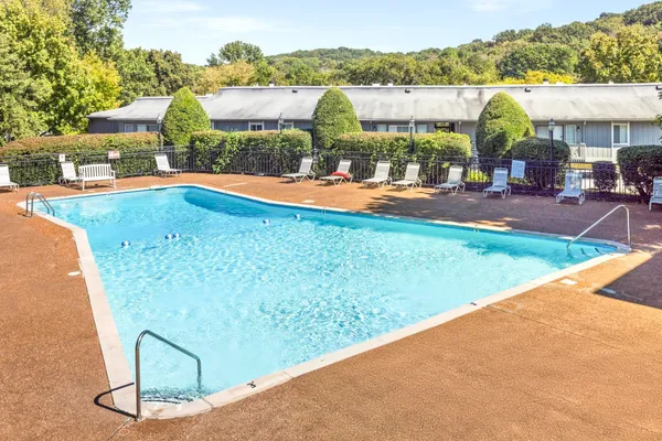 $2,000 | 21 Vaughns Gap Road, Unit 16, Nashville, TN 37205