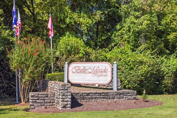 $2,000 | 21 Vaughns Gap Road, Unit 16, Nashville, TN 37205