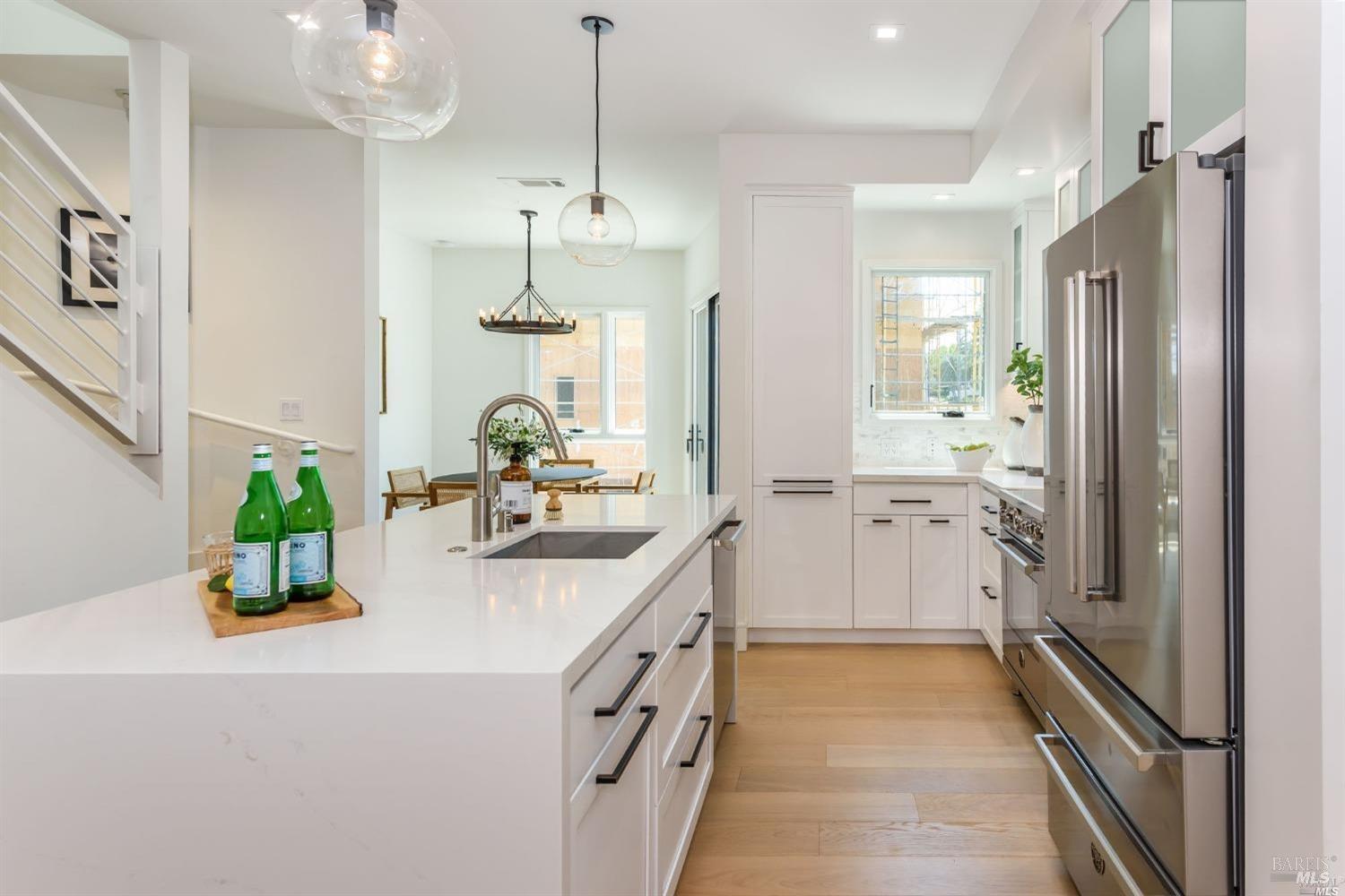 1076 Foster Road Napa, CA 94558 - Photo 5 of 25 Gallery Image 5
