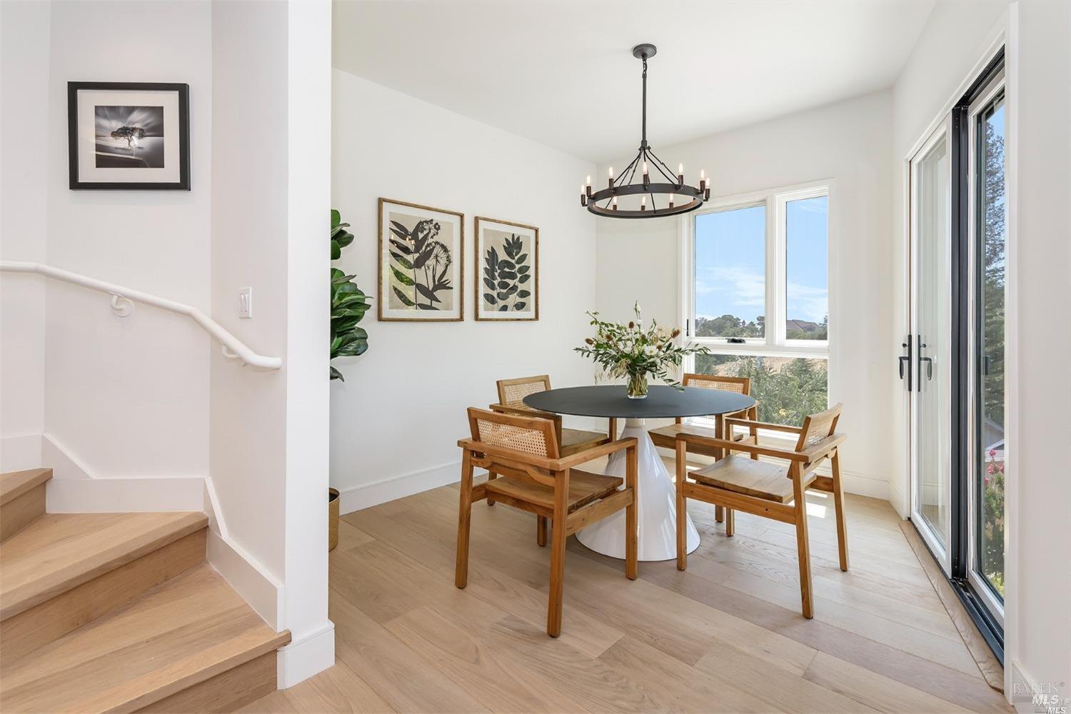 1076 Foster Road Napa, CA 94558 - Photo 8 of 25 Gallery Image 8