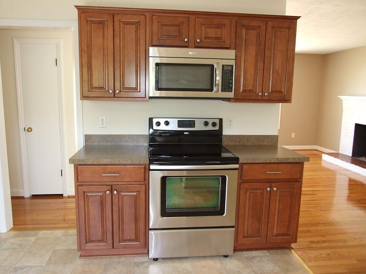 2732 Montvale Road Southwest Roanoke, VA 24015 - Photo 3 of 10 Kitchen photo 2