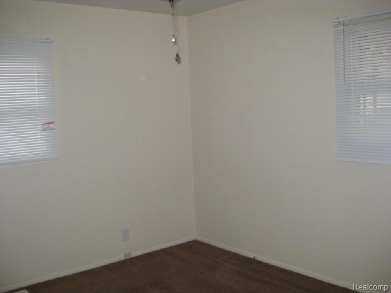 47522 Roland Street Utica, MI 48317 - Photo 10 of 13 IMG_1118.jpg