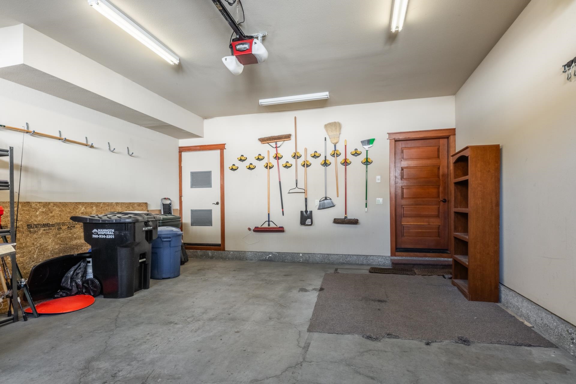 125 Davison Road, Unit 2 Mammoth Lakes, CA 93546 - Photo 46 of 50 a view of a livingroom with entry way