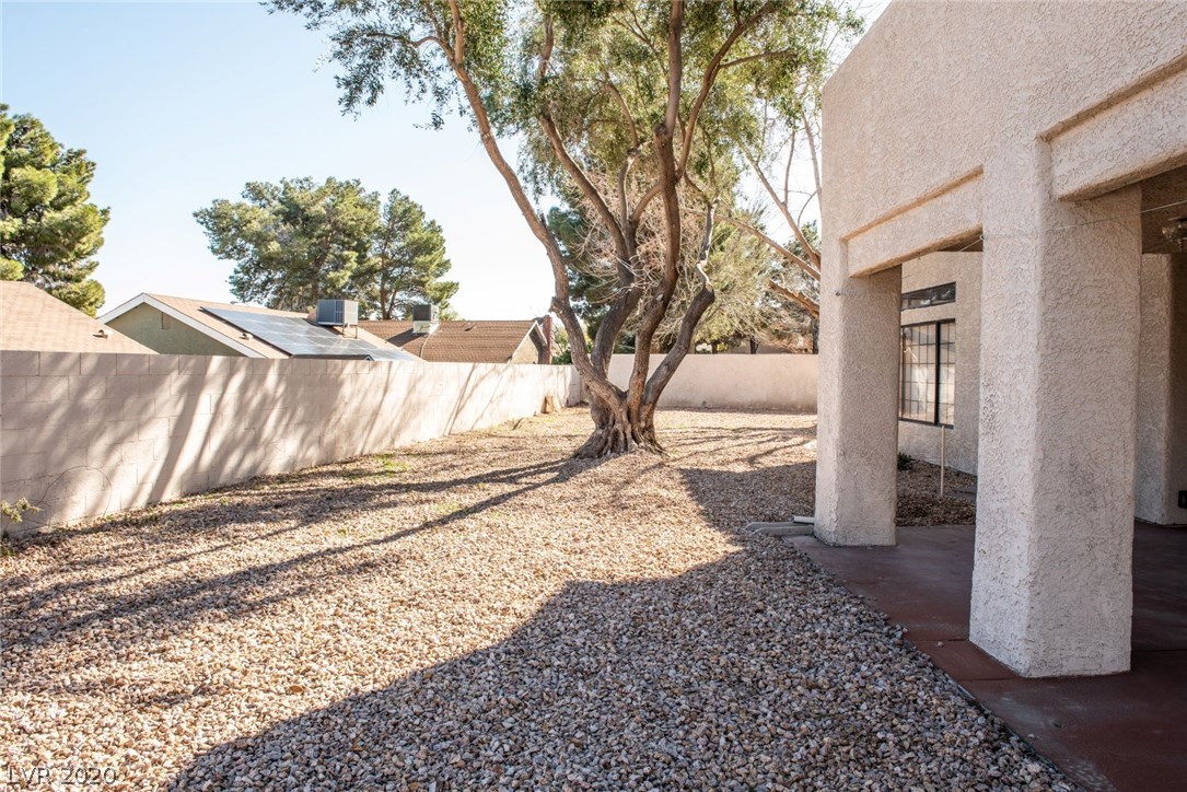 17 Pheasant Ridge Drive Henderson, NV 89014 - Photo 8 of 47 Gallery Image 8