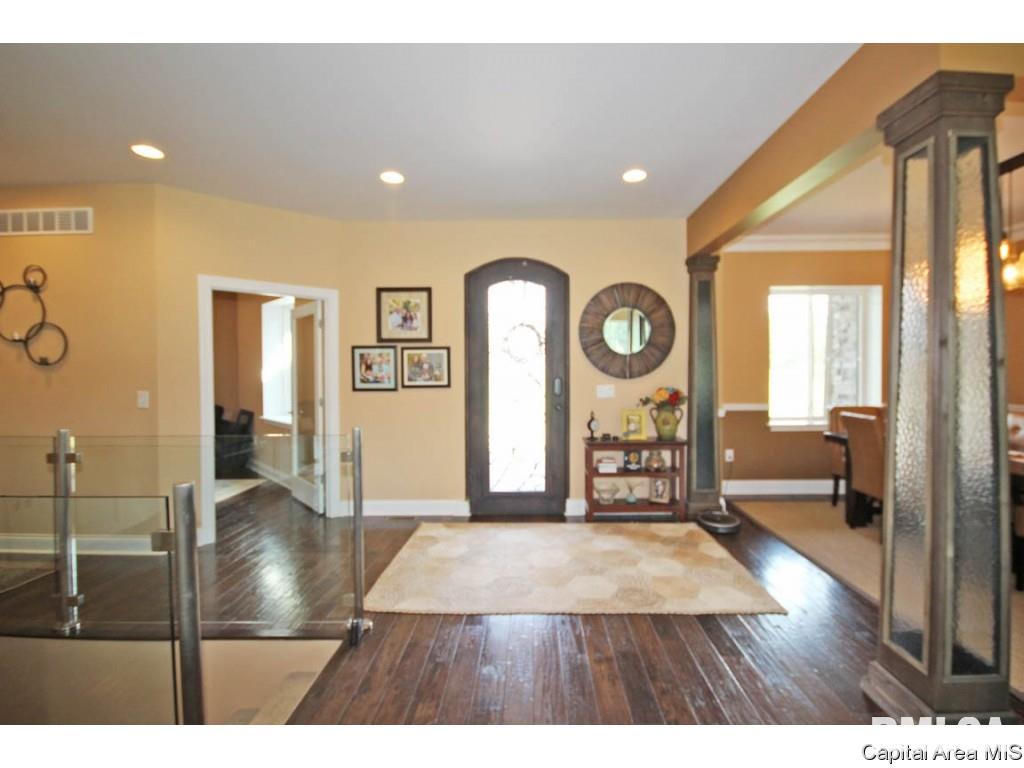 6475 Lehmann Road Pleasant Plains, IL 62677 - Photo 3 of 36 Gallery Image 3