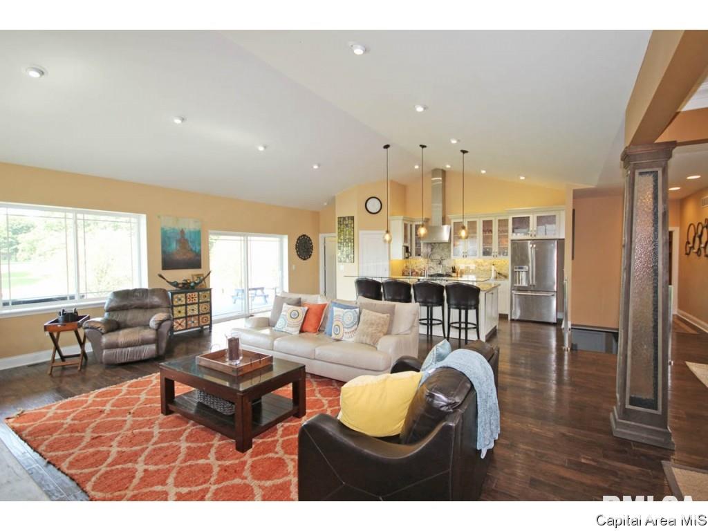 6475 Lehmann Road Pleasant Plains, IL 62677 - Photo 5 of 36 Gallery Image 5