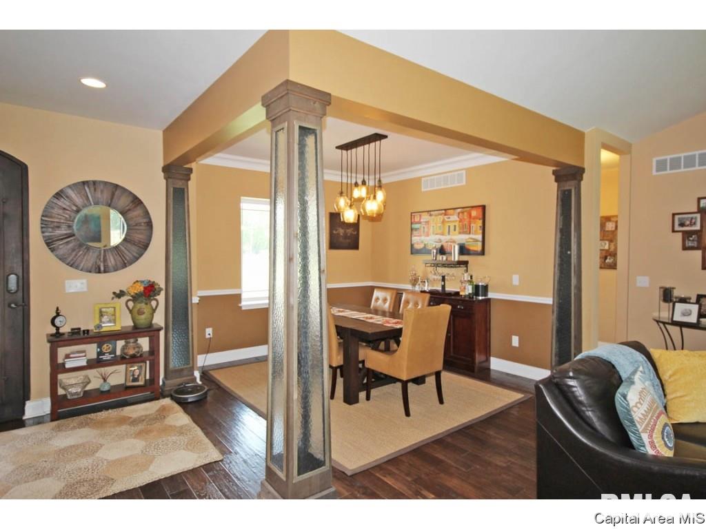 6475 Lehmann Road Pleasant Plains, IL 62677 - Photo 6 of 36 Gallery Image 6