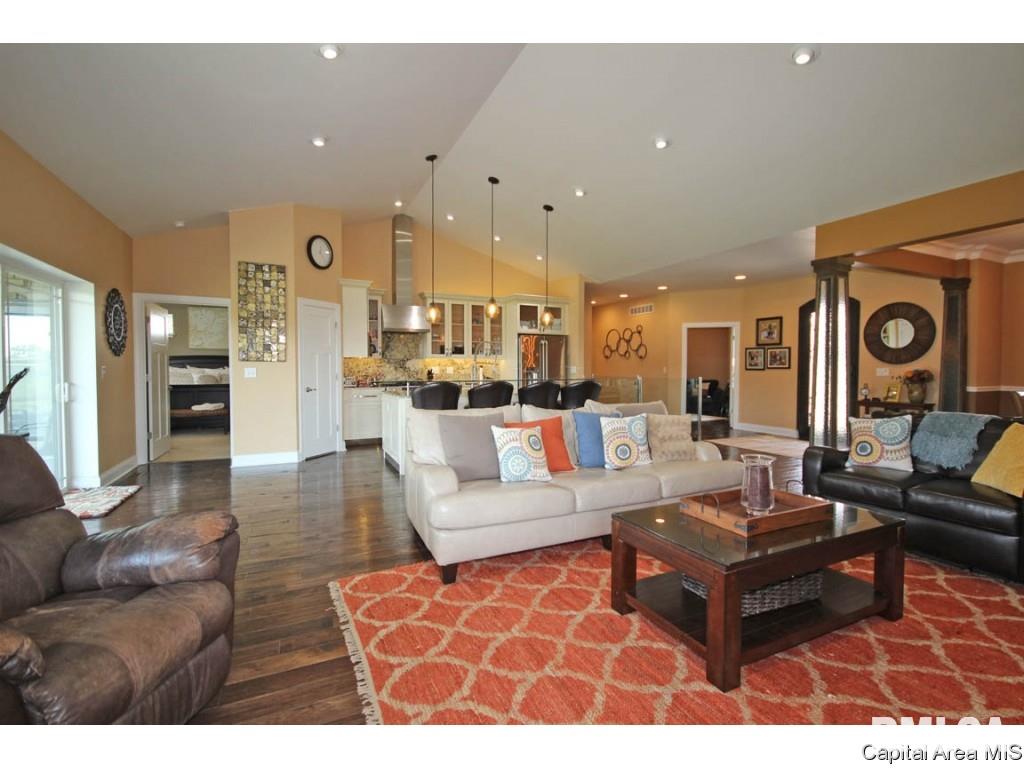 6475 Lehmann Road Pleasant Plains, IL 62677 - Photo 9 of 36 Gallery Image 9