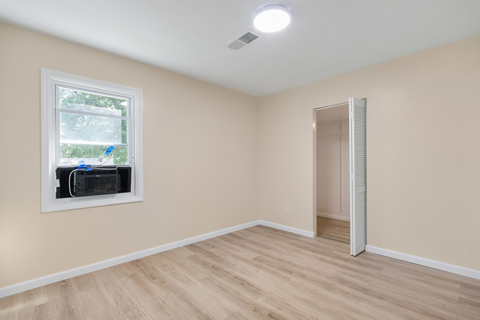7002 Ridge Drive Davenport, IA 52806 - Photo 9 of 27
