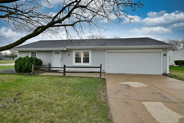 $260,000 | 910 Greenfield Drive, Aurora, IL 60506