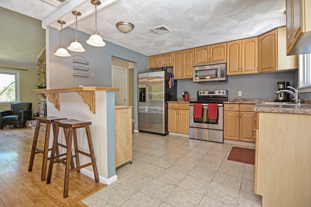 86 Murphy Road Hudson, MA 01749 - Photo 10 of 31 Gallery Image 10