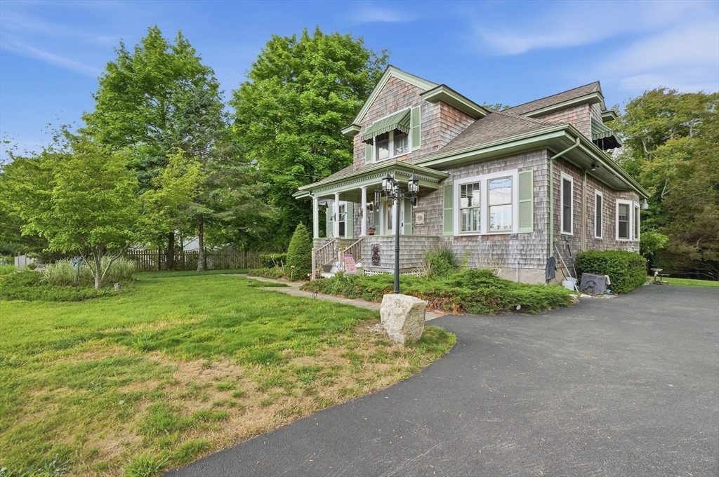 602 Old County Road Westport, MA 02790 - Photo 3 of 38