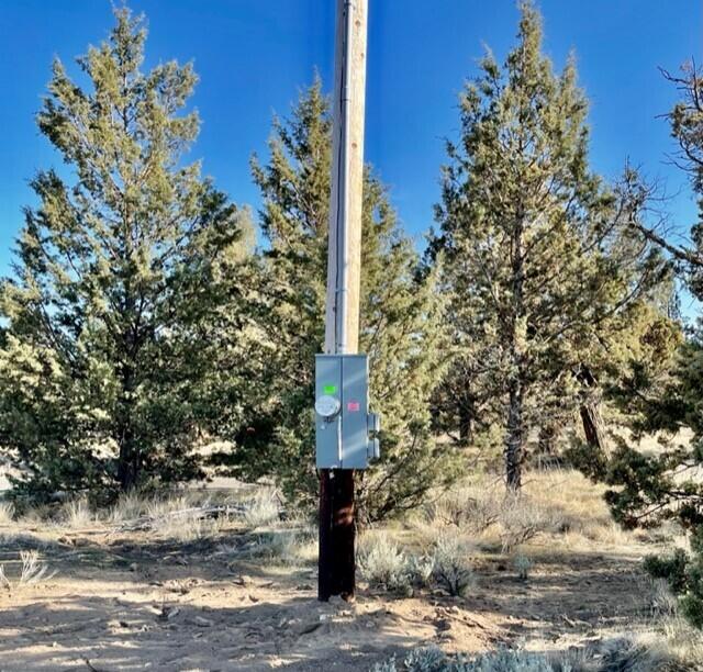 3496 Southeast Yuma Road Prineville, OR 97754 - Photo 3 of 15 LISTING - Power Pole