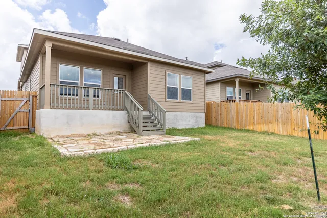 $1,700 | 13021 Kalinoski, St. Hedwig, TX 78152