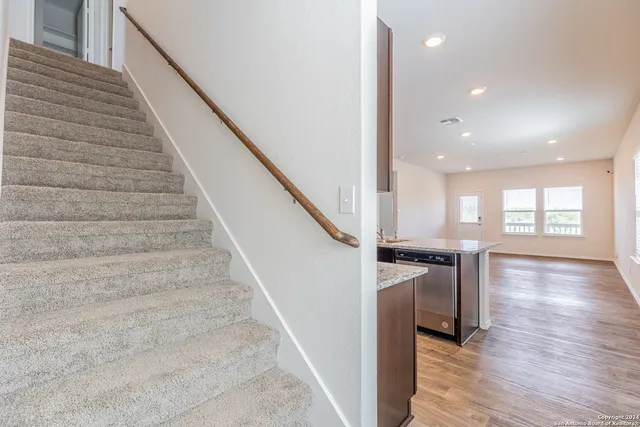 $1,700 | 13021 Kalinoski, St. Hedwig, TX 78152