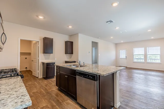 $1,700 | 13021 Kalinoski, St. Hedwig, TX 78152