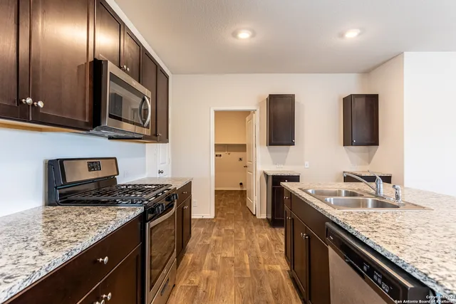 $1,700 | 13021 Kalinoski, St. Hedwig, TX 78152