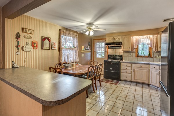 4 MacArthur Road Stoneham, MA 02180 - Photo 8 of 20 Gallery Image 8