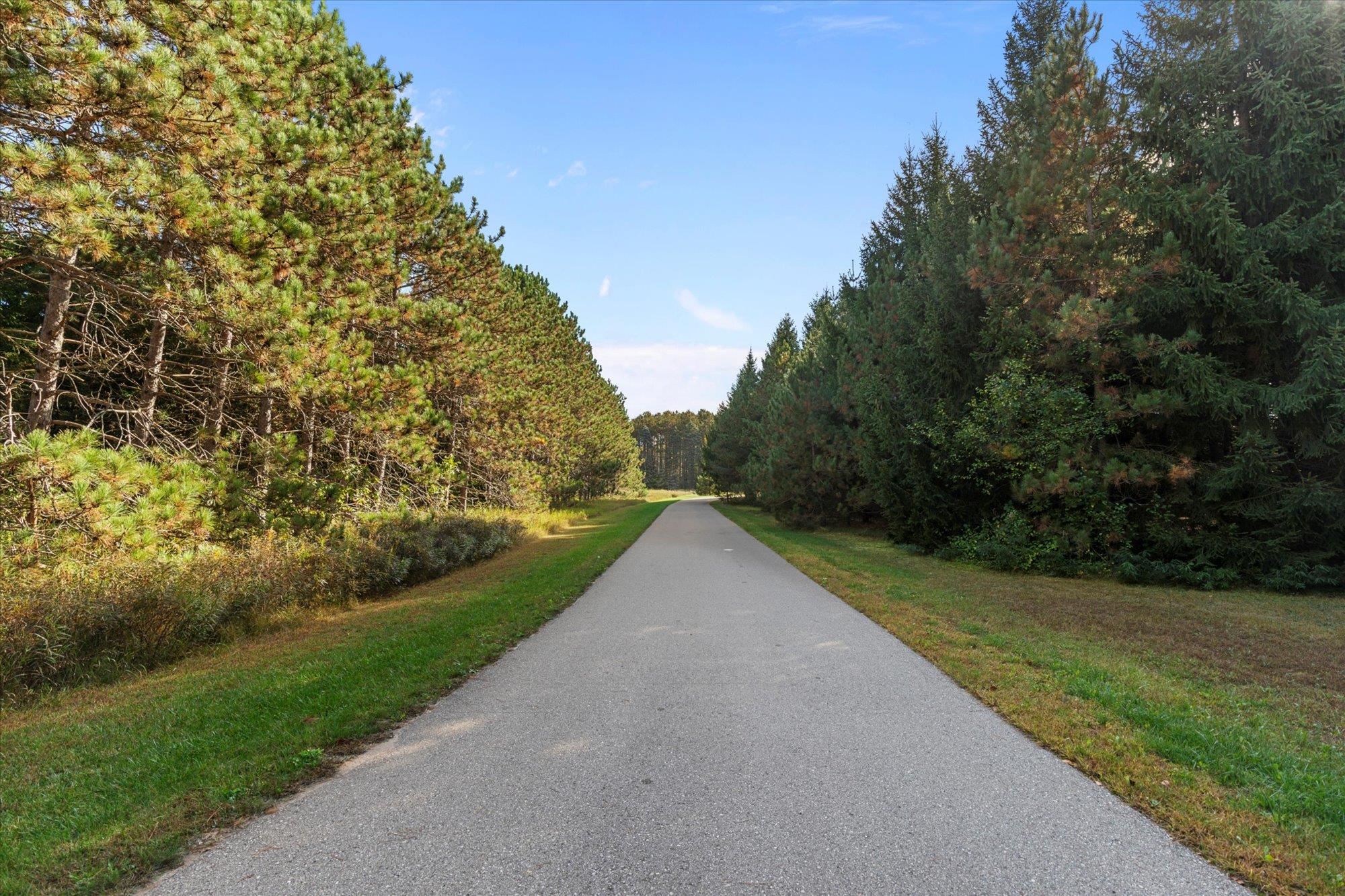 N2142 Schacht Road Marinette, WI 54143 - Photo 5 of 37