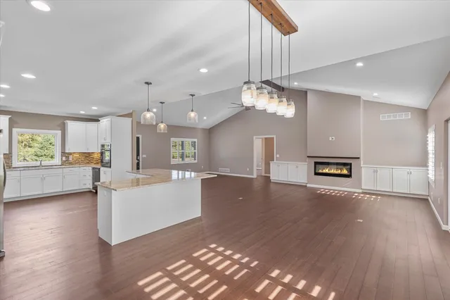 $960,000 | N2142 Schacht Road, Marinette, WI 54143