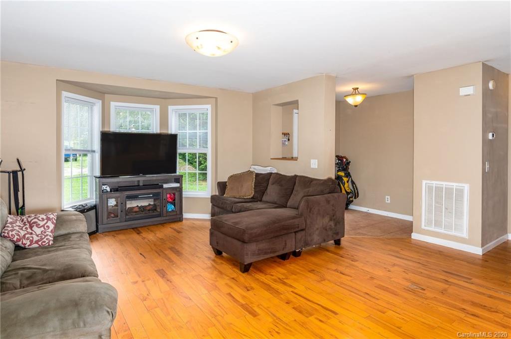 273 Morgan Road Candler, NC 28715 - Photo 6 of 19 Gallery Image 6