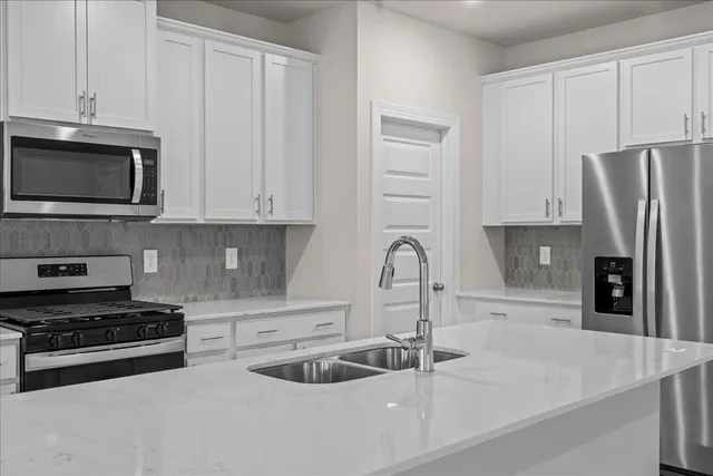 $327,900 | 422 Yellowstone Trail, Gray Court, SC 29645