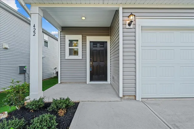 $327,900 | 422 Yellowstone Trail, Gray Court, SC 29645