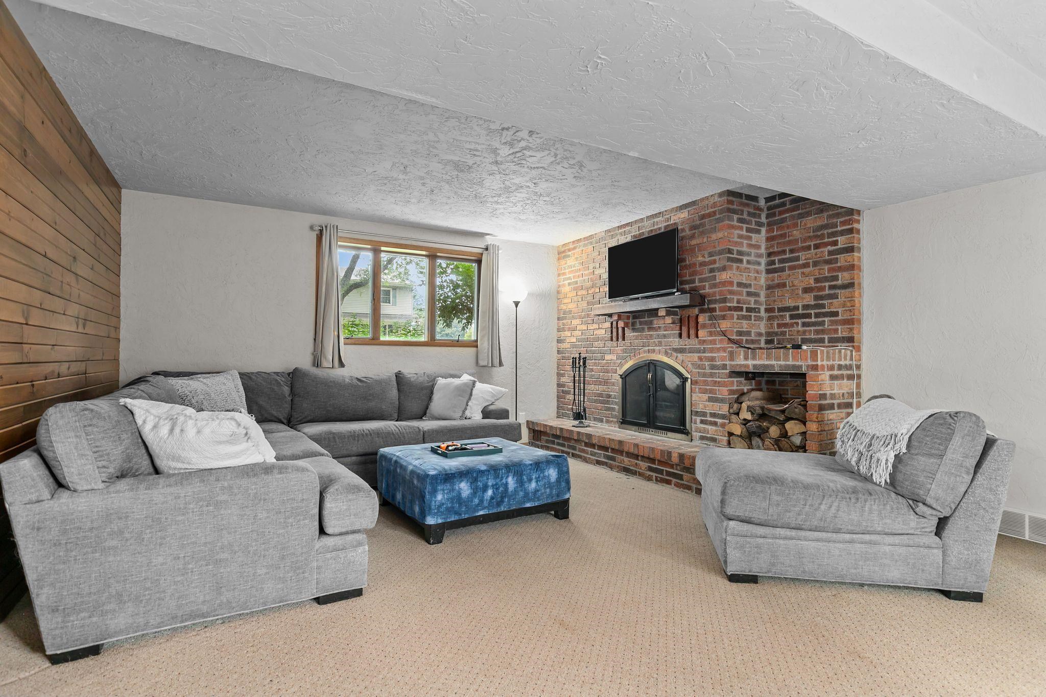 1400 Chickadee Lane Appleton, WI 54915 - Photo 9 of 31 Gallery Image 9