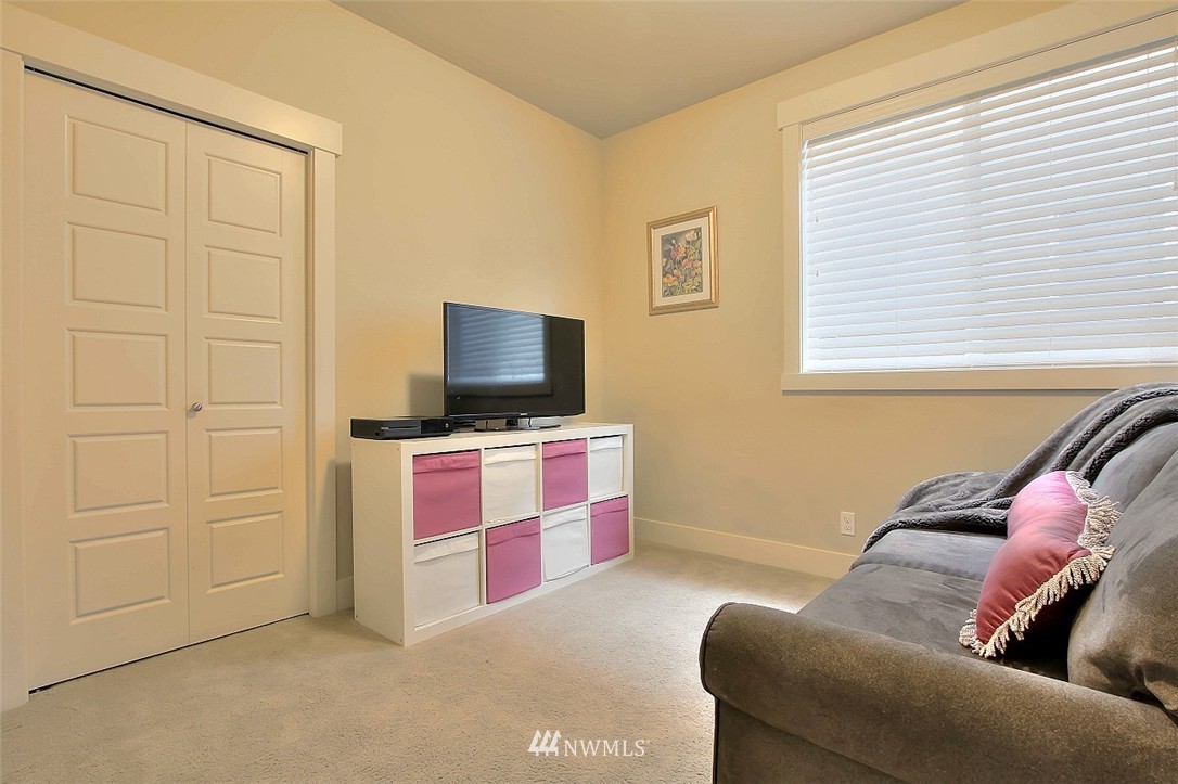 5621 Northeast 7th Place Renton, WA 98059 - Photo 11 of 25