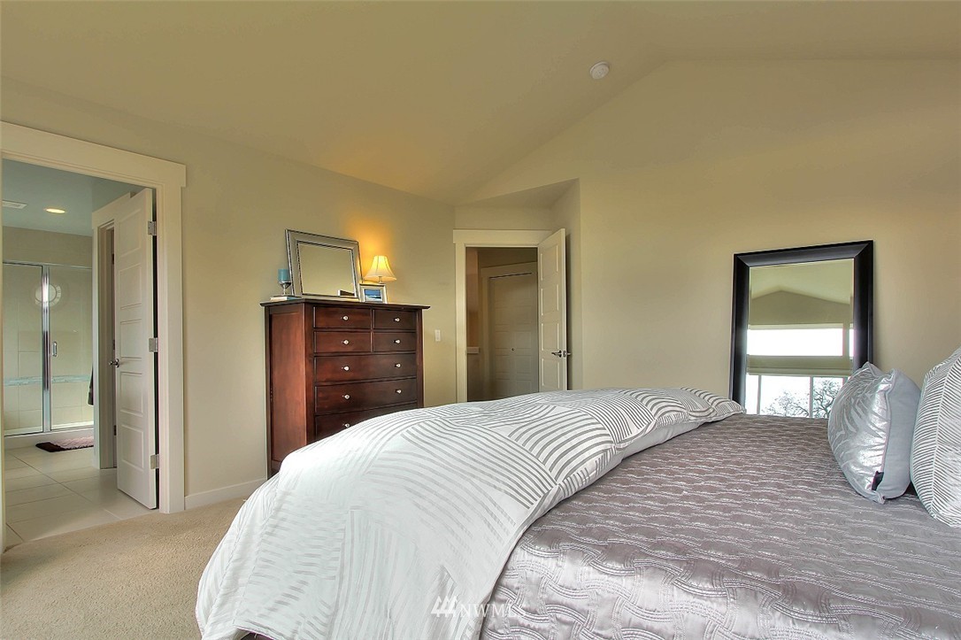 5621 Northeast 7th Place Renton, WA 98059 - Photo 15 of 25