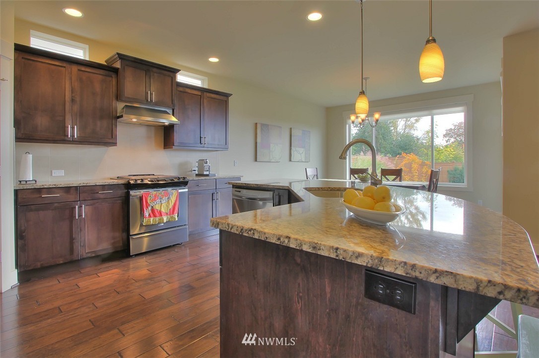 5621 Northeast 7th Place Renton, WA 98059 - Photo 5 of 25