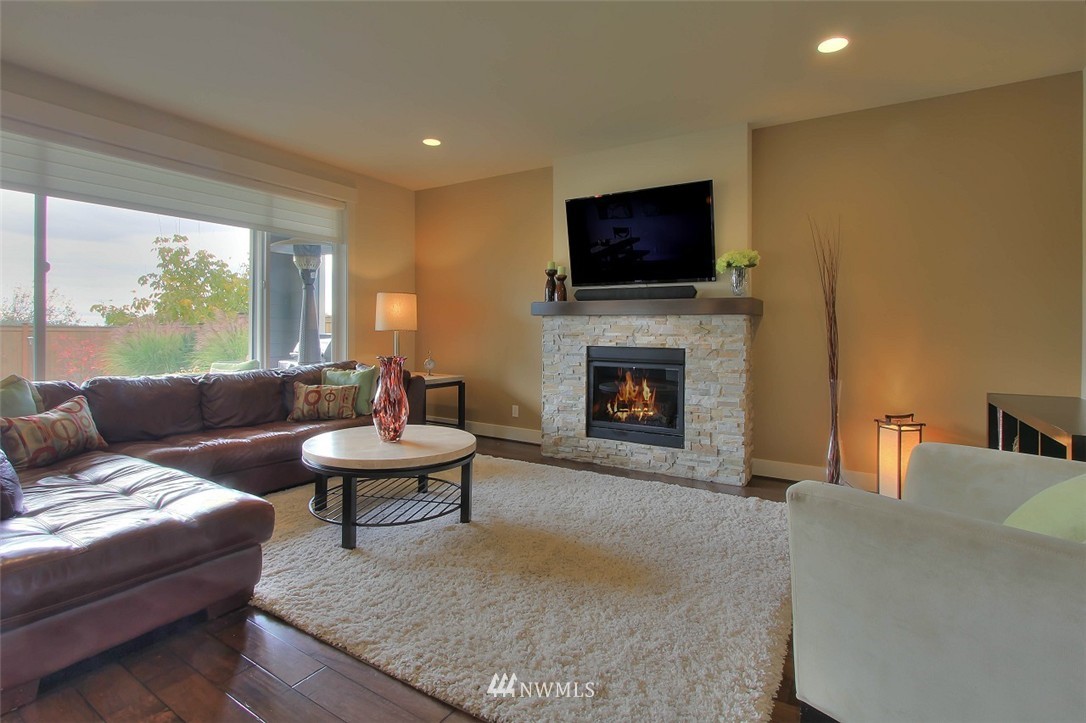 5621 Northeast 7th Place Renton, WA 98059 - Photo 7 of 25
