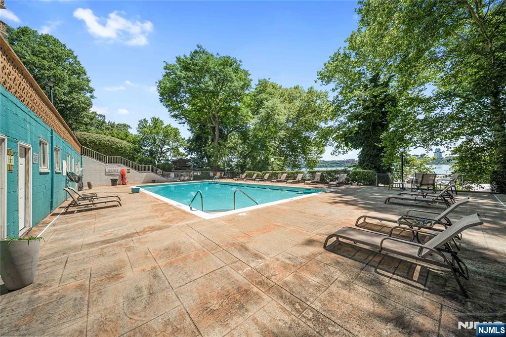 1375 River Road, Unit 2B Edgewater, NJ 07020 - Photo 24 of 30