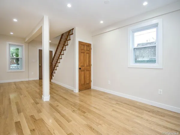 $5,988 | 4 South 8th Street, New Hyde Park, NY 11040