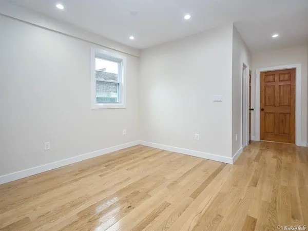 $5,988 | 4 South 8th Street, New Hyde Park, NY 11040