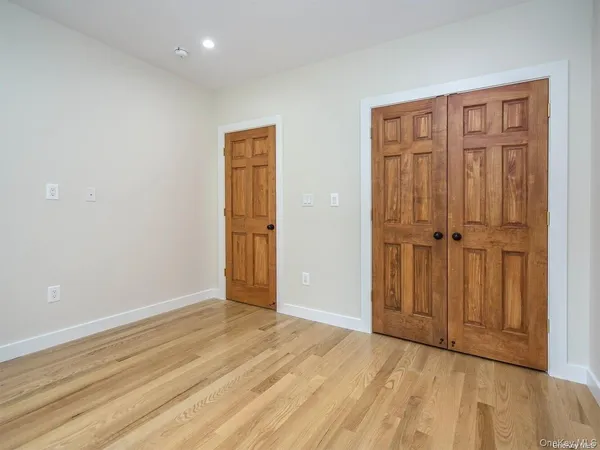 $5,988 | 4 South 8th Street, New Hyde Park, NY 11040