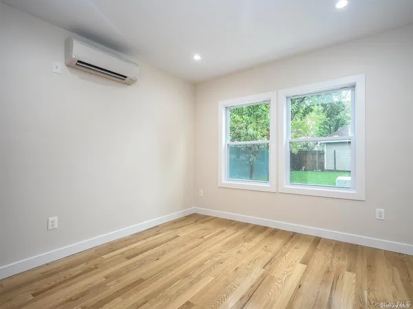 $5,988 | 4 South 8th Street, New Hyde Park, NY 11040