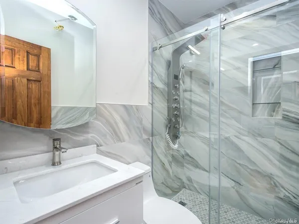 $5,988 | 4 South 8th Street, New Hyde Park, NY 11040